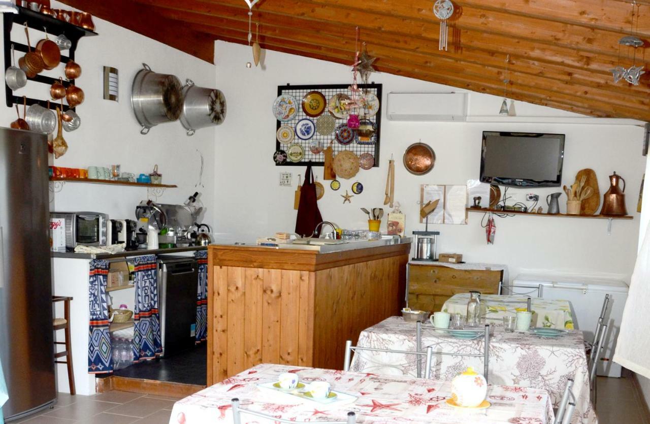 B&B Il Mirto Di Paola Torpè Екстериор снимка